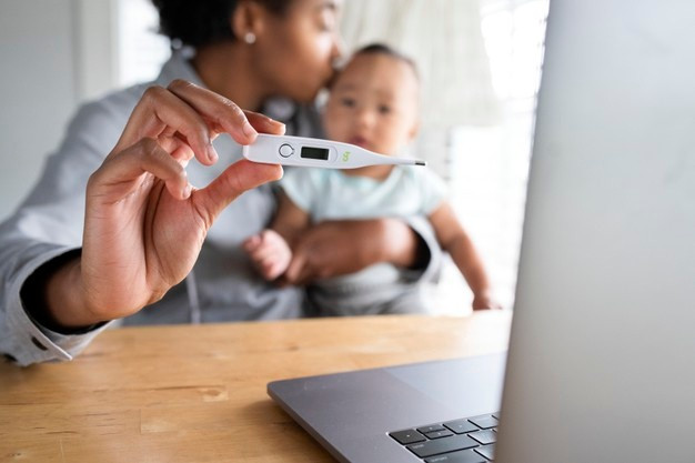 Ibu, Ini Yang Sebaiknya Dilakukan Bila Bayi Demam